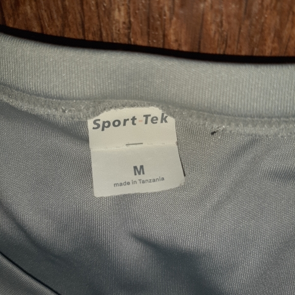 Sport-Tek Sleeveless Tee Tank Top Medium        c - Picture 3 of 4